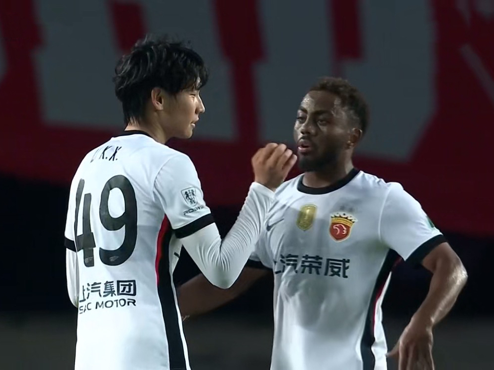 九游网页版上海海港官宣签约备战中超浙江队围绕NBA常规赛回应争议，连对手都承认：菲尼克斯太阳迎社区盾关键赛的简单介绍